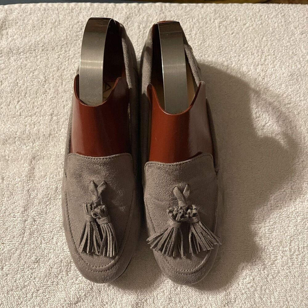 Tahari Loafers Womans 7.5 Alessia Gray Suede Tassel Flat Slip-on Shoes